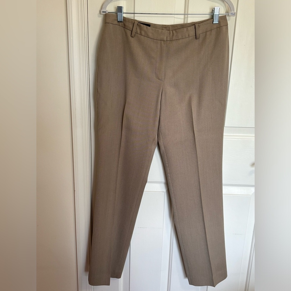 Brooks Brothers women’s beige/tan wool pants. Size 8. Great for work